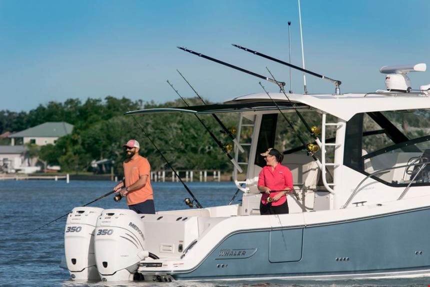 Boston Whaler 325 Conquest